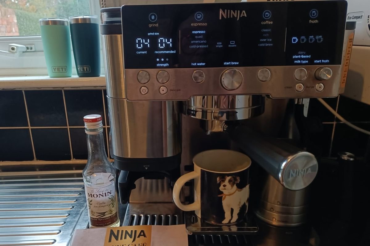 ម៉ាស៊ីន espresso Ninja Luxe Café Premier 