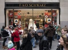 ព័ត៌មាន “ធំ”៖ FAO Schwarz កំពុងបើកហាងលក់ប្រដាប់ក្មេងលេងថ្មីនៅ NYC ជាលើកដំបូងក្នុងរយៈពេលជាងមួយសតវត្ស