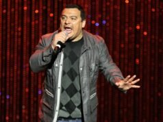 តារាកំប្លែង Carlos Mencia ត្រូវបានចាប់ខ្លួនពីបទឧក្រិដ្ឋកម្មពន្ធចំនួន 12
