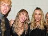 រឿងគ្រួសាររបស់ Miley Cyrus ត្រលប់មកវិញបន្ទាប់ពី Trace ធ្វើឱ្យមានការចោទប្រកាន់ដ៏គួរឱ្យភ្ញាក់ផ្អើលប្រឆាំងនឹងបងស្រី Brandi