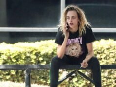 Cara Delevingne បង្ហាញពីរបៀបដែលនាងស្ទើរតែស្លាប់ដោយព្យាយាមដឹងខ្លួនថា “វាគួរឱ្យរន្ធត់ណាស់”