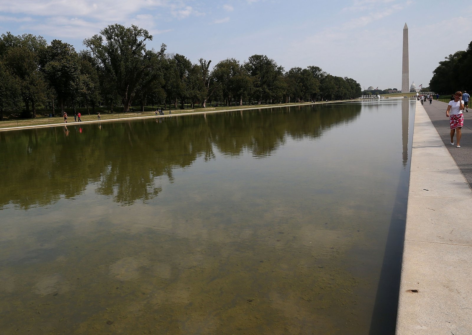 គម្រោង Reflecting Pool ប្រឈមនឹងការចំណាយកើនឡើង ការពន្យារពេល និងវិវាទ