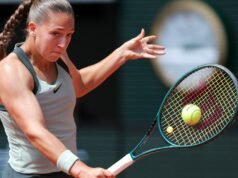 នៅ Roland-Garros មានការទះដៃចុងក្រោយសម្រាប់ Diane Parry (និងសម្រាប់កីឡាវាយកូនបាល់បារាំង) បន្ទាប់ពីបរាជ័យក្នុងជុំទី 16