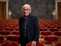 “Boualem Sansal: The Legend” អ្នកនិពន្ធប្រកាសថា “ខ្ញុំមិនដែលវាយប្រហារអាល់ហ្សេរី ខ្ញុំមិនវាយប្រហារអ៊ីស្លាមទេ ខ្ញុំកំពុងវាយប្រហាររបបមួយ”។