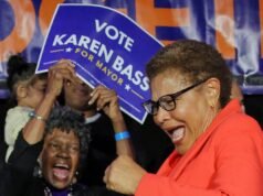 Karen Bass រស់រានមានជីវិតបឋមខណៈពេលដែល Spencer Pratt ធ្លាក់ចូលទៅក្នុងទឹកហូរ