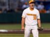 អតីតតារា Vol Chad Dallas ហៅឡើងដោយ Toronto Blue Jays