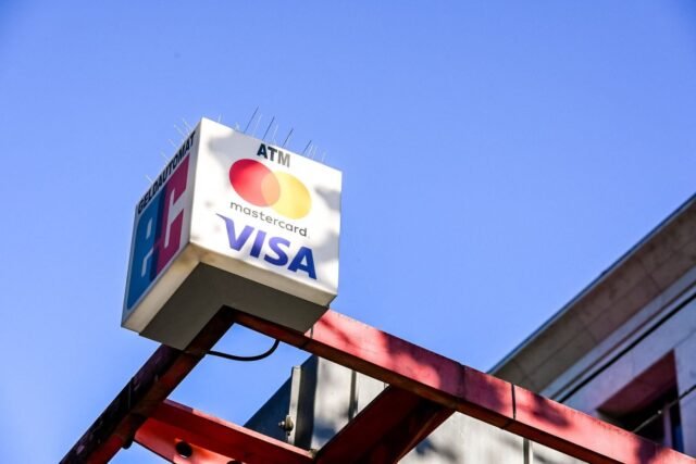 1780521956_2452793-les-cartes-visa-et-mastercard-ne-fonctionneront-pl.jpg