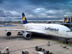ច្រមុះរបស់យន្តហោះ Lufthansa Boeing ស្រាប់តែធ្លាក់ បណ្តាលឲ្យបុគ្គលិកព្រលានយន្តហោះ Frankfurt ជាច្រើននាក់រងរបួស