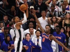 ក្រុម Knicks ឈ្នះភ្លូកទឹកភ្លូកដីលើក្រុម Spurs របស់ Victor Wembanyama ដោយលទ្ធផល 2-0