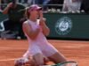 នៅអាយុ 19 ឆ្នាំ Mirra Andreeva បានឈ្នះ Roland-Garros ដែលជាជើងឯក Grand Slam លើកដំបូងរបស់នាង ដោយបានគ្របដណ្តប់លើវិវរណៈ Maja Chwalinska នៅវគ្គផ្តាច់ព្រ័ត្រ។
