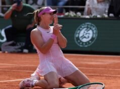នៅអាយុ 19 ឆ្នាំ Mirra Andreeva បានឈ្នះ Roland-Garros ដែលជាជើងឯក Grand Slam លើកដំបូងរបស់នាង ដោយបានគ្របដណ្តប់លើវិវរណៈ Maja Chwalinska នៅវគ្គផ្តាច់ព្រ័ត្រ។