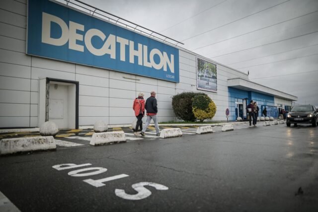 1780779656_2455225-plus-d-un-millier-demployes-de-decathlon-se-sont-m.jpg