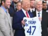 លោក Trump និយាយថាគាត់គាំទ្រប្រាក់ខែរបស់ Major League Baseball