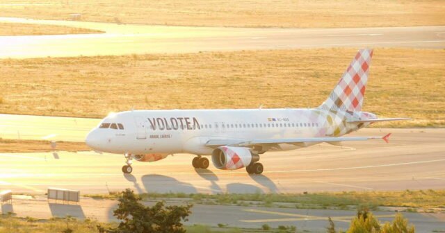 1780819617_pres-de-90-passagers-d-un-vol-volotea-atterrissent-en-france-avec-30-heures-de-retard.jpg