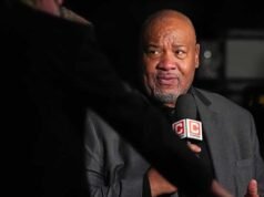 អ្នកផ្សាយរបស់ Bulls លោក Stacey King ដែលលេងនៅក្រុមជើងឯក NBA ចំនួនបីនៃទីក្រុង Chicago បានទទួលមរណភាពនៅអាយុ 59 ឆ្នាំ
