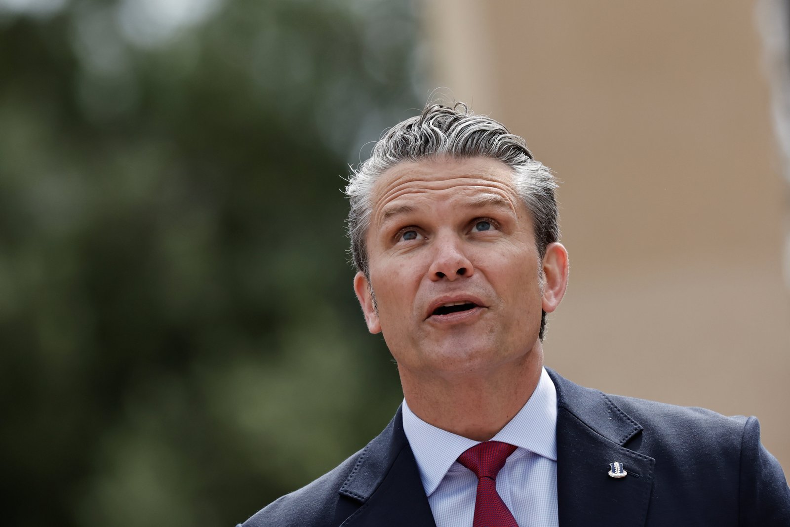 Pete Hegseth នៅ​ក្នុង​ពិធី​រំលឹក​ខួប D-Day