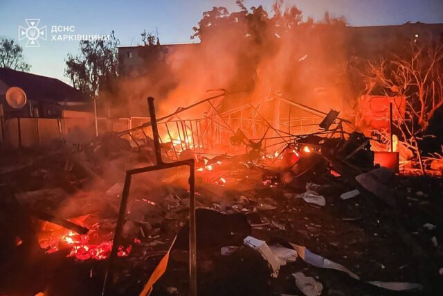 1781008073_2456999-de-la-fumee-s-eleve-dun-incendie-suite-a-des-frapp.jpg