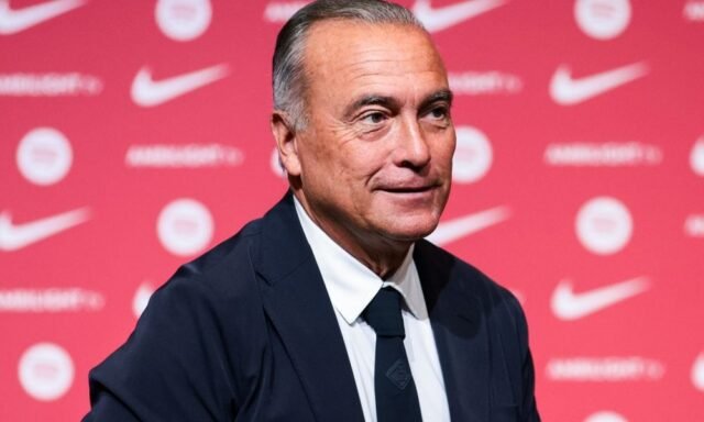 1781023437_fc-barcelona-unveil-new-head-coach-hansi-flick-1000x600.jpg