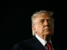 លោក Donald Trump សន្យា “សងសឹក” បន្ទាប់ពី “ប្រជាជនអ៊ីរ៉ង់” បាញ់ទម្លាក់ឧទ្ធម្ភាគចក្រអាមេរិក – Franceinfo