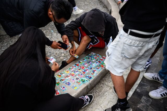 1781103131_2458369-le-9-juin-2026-a-mexico-des-supporteurs-s-echangen.jpg