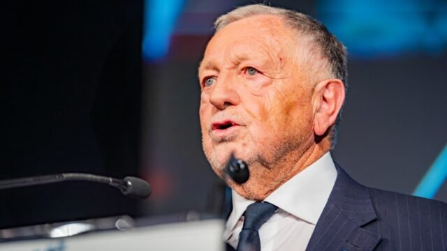 1781190971_Jean-Michel-Aulas-ancien-president-de-l-Olympique-Lyonnais-lors-de-son-meeting-de-lancement-de-la-ca.jpeg