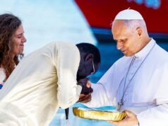 Pope Leo XIV ជួបជាមួយជនចំណាកស្រុកនៅឯ “Dock of Shame” នៅកោះ Canary ក្នុងប្រទេសអេស្ប៉ាញ