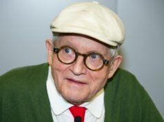 ការស្លាប់របស់លោក David Hockney ដែលជាវិចិត្រករដ៏សំខាន់ និងជាវិចិត្រករនៃចលនាសិល្បៈប៉ុប និង hyperrealism