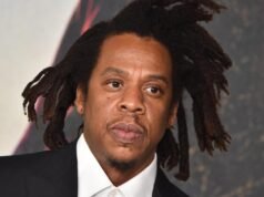 Jay-Z កំពុងផ្តល់ជូននូវកញ្ចប់ VIP សម្រាប់ការប្រគុំតន្ត្រីរបស់គាត់នៅឯ Stade de France ក្នុងតម្លៃ 13,000 អឺរ៉ូ នេះជាខ្លឹមសារ