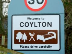 អ្នកស្រុក Coylton ដែលមានការព្រួយបារម្ភបញ្ចុះបញ្ចូលក្រុមប្រឹក្សាឲ្យពិនិត្យមើលការដ្ឋានអភិវឌ្ឍន៍លំនៅឋាន