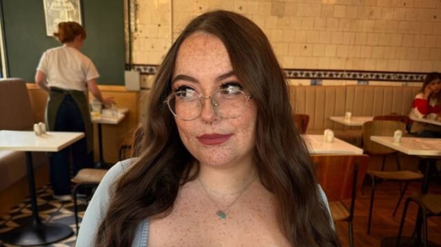 1781327694_0_Scottish-woman-has-biggest-boobs-in-the-UK-and-they-wont-stop-growing.jpg