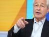 Jamie Dimon និយាយថាការងារពីចម្ងាយបង្កើត “នយោបាយខ្សែពួរ” និងធ្វើឱ្យមានការរីកចម្រើនរបស់កម្មករវ័យក្មេង