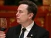 ជាមួយនឹង IPO របស់ក្រុមហ៊ុន SpaceX លោក Elon Musk គឺជាមហាសេដ្ឋីដំបូងគេ ប៉ុន្តែភាគច្រើនរស់នៅក្នុងផ្ទះតូចមួយនៅ South Texas