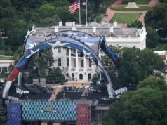 ប្រសិនបើលោក Donald Trump អញ្ជើញ MMA ទៅកាន់សេតវិមាននោះ វាមិនមែនគ្រាន់តែដោយសារតែគាត់ស្រឡាញ់សិល្បៈក្បាច់គុននោះទេ។