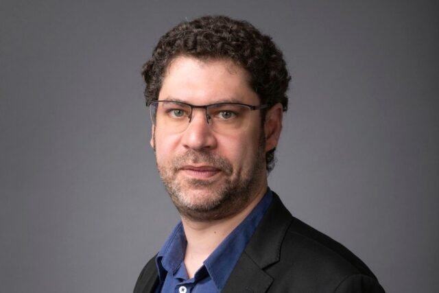 1781443437_22568373-stephane-bataillon-grand-reporter-a-la-croix-l-heb.jpg