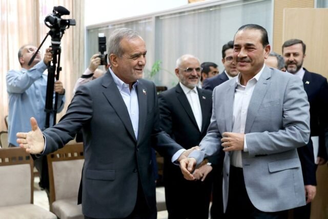 1781494316_2461957-le-president-iranien-masoud-pezeshkian-a-gauche-re.jpg