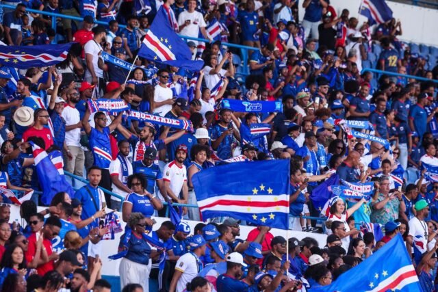 1781499240_2461053-des-supporteurs-cap-verdiens-lors-d-un-match-amica.jpg