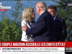 Emmanuel និង Brigitte Macron ស្វាគមន៍ប្រមុខរដ្ឋនៅអេវៀន