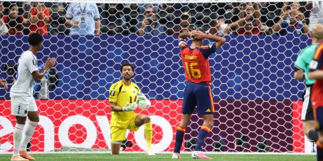 1781566912_075_fletcher-spainvsc260615_npwhm_1_6a3041cf4bb48.jpg