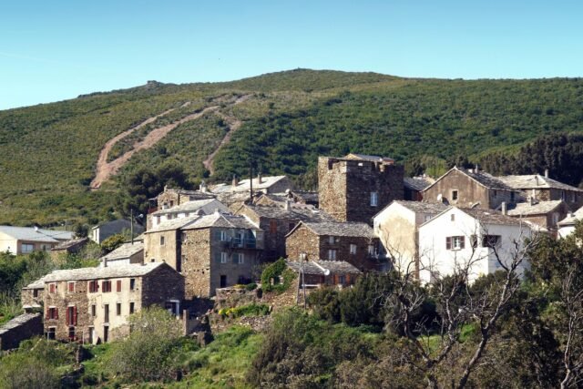 1781586120_2463061-dans-les-villages-comme-sisco-en-haute-corse-chacu.jpg