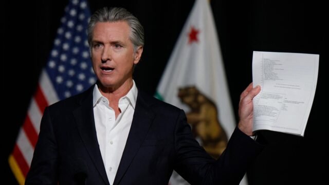 1781587555_e65151c_upload-1-lp3jgqxn5nrb-afp-20251022-2242675757-v3-highres-californiagovnewsomdiscussesstatese.jpeg