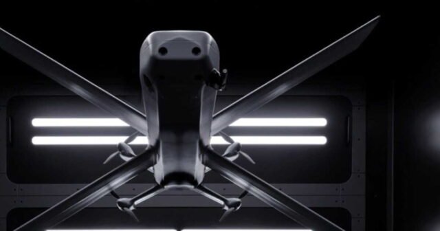 1781592595_220-km-h-100-km-de-portee-pistage-de-cibles-sous-brouillage-le-drone-europeen-helsing-hx-2-impressio.jpeg