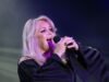 តារាចម្រៀង Bonnie Tyler ភ្ញាក់ពីដំណេក ប៉ុន្តែស្ថានភាពរបស់នាងនៅតែគួរឲ្យព្រួយបារម្ភ