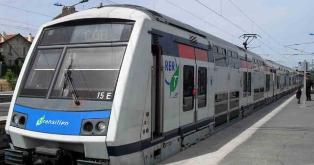 1781647204_rer-elle-recoit-une-amende-de-200-euros-apres-avoir-pris-un-escalator-en-panne-a-contre-sens.jpg