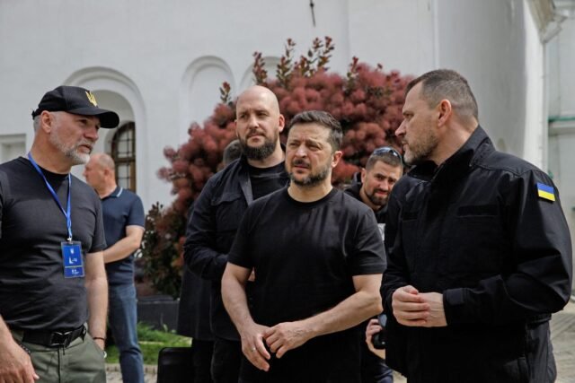 1781689015_2464803-volodymyr-zelensky-a-visite-lundi-15-juin-2026-la-.jpg