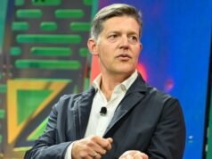 សមាជិក PayPal Mafia និងជាអតីតអ្នកគ្រប់គ្រង Sequoia Roelof Botha ចូលរួមក្នុងក្រុមប្រឹក្សាភិបាល SpaceX ហើយជួប Elon Musk ម្តងទៀតបន្ទាប់ពីរាប់ទសវត្សរ៍។