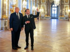 Donald Trump រកឃើញវិមាន Versailles មុនពេលអាហារពេលល្ងាចកិត្តិយសជាមួយ Emmanuel Macron