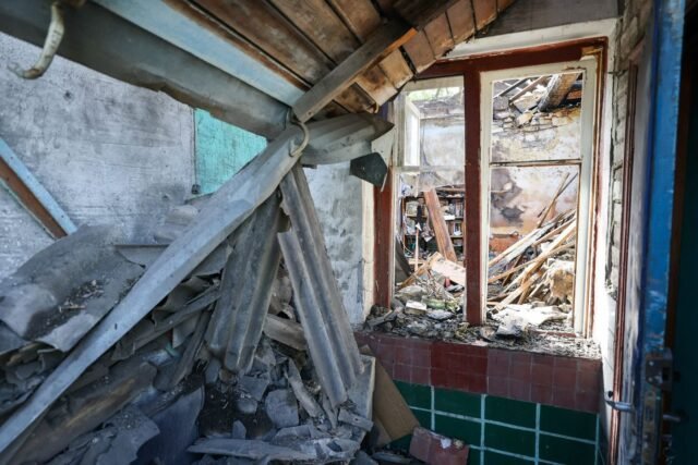 1781784833_2465934-une-maison-detruite-lors-d-une-attaque-par-un-dron.jpg