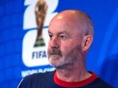 Steve Clarke ចូលរួមគោរពវិញ្ញាណក្ខន្ធអ្នកគាំទ្រស្កុតឡែនដែលបានស្លាប់នៅបូស្តុន