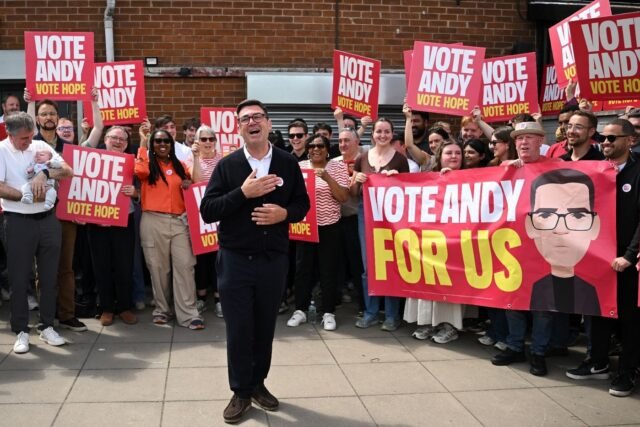 1781853056_2467018-le-candidat-du-parti-travailliste-andy-burnham-s-a.jpg