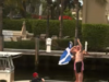 កងទ័ព Tartan បំផ្ទុះធុងបាស ហើយហោះ Saltire នៅលើទូកចុះក្រោម Florida Creek